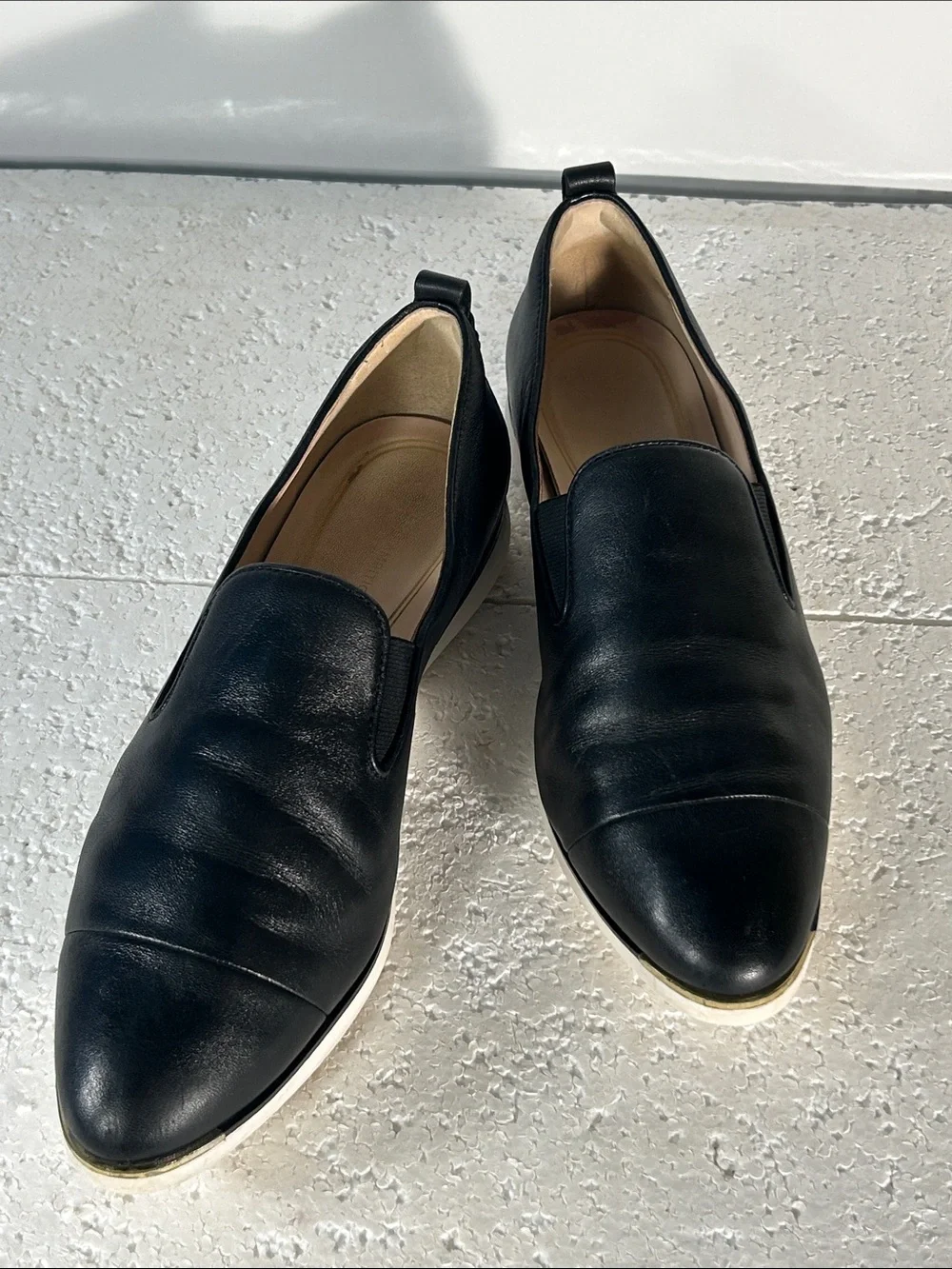 Cole Haan SZ 9 Black Leather Slip On Preppy Old $ Minimalist Comfort Timeless